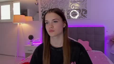 LuisaClover online show from 06-22-26, 12:02
