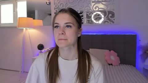 LuisaClover online show from 06-25-26, 12:31