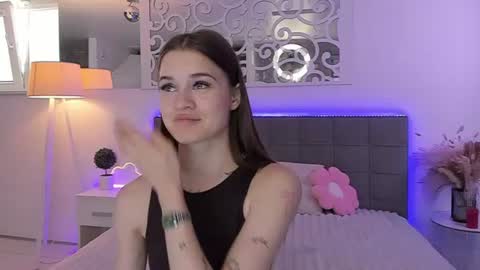 LuisaClover online show from 06-26-26, 12:20