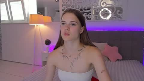 LuisaClover online show from 07-13-26, 12:19