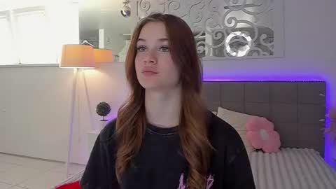 LuisaClover online show from 07-14-26, 05:23