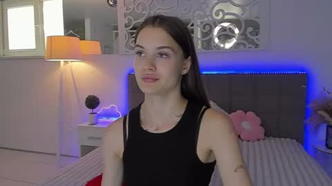 LuisaClover online show from 07-25-26, 12:47