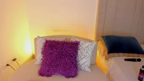 Snapshot of luisah_ chatting on 05-29-26, 08:29 L U I S A online show from 05-29-26, 08:29