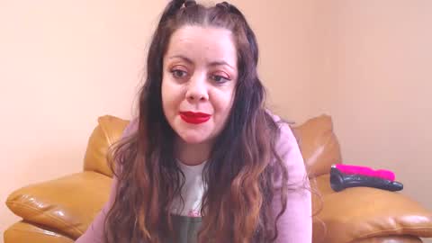 Snapshot of luisahornydoll chatting on 11-19-25, 12:49 Cassie online show from 11-19-25, 12:49