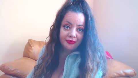 Snapshot of luisahornydoll chatting on 05-11-26, 07:47 Cassie online show from 05-11-26, 07:47