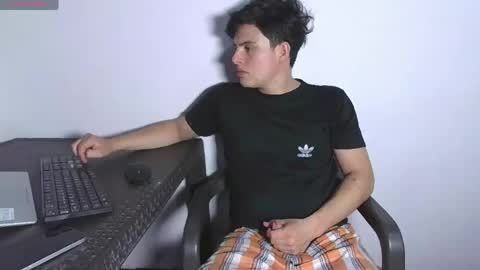 Snapshot of luisk200 chatting on 03-19-26, 03:05 Luis S Kennedy online show from 03-19-26, 03:05