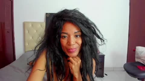 Snapshot of luissa_s1 chatting on 02-11-25, 05:18 Luissa online show from 02-11-25, 05:18