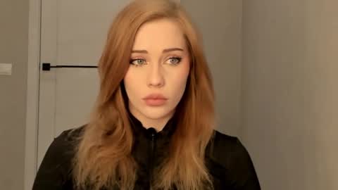 Snapshot of luiza012 chatting on 03-22-26, 04:10 Lizzy online show from 03-22-26, 04:10