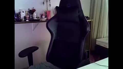 Snapshot of luizacandy chatting on 12-18-24, 01:56 luizacandy online show from 12-18-24, 01:56