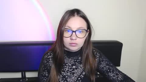 Luiza online show from 06-18-26, 09:14