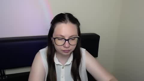 Luiza online show from 06-24-26, 06:23
