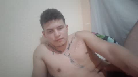 Snapshot of lukas2002alien622712 chatting on 09-19-25, 02:35 Lukas online show from 09-19-25, 02:35