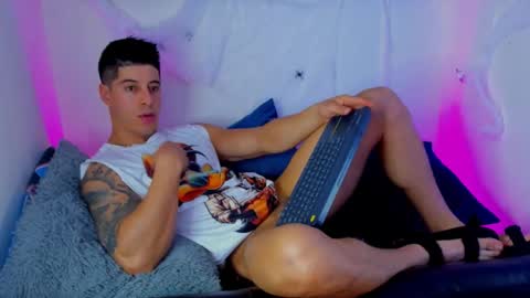 Lukas Green online show from 10-17-25, 06:49