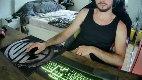 Snapshot of lukasschoetz chatting on 06-30-26, 10:05 lukasschoetz online show from 06-30-26, 10:05