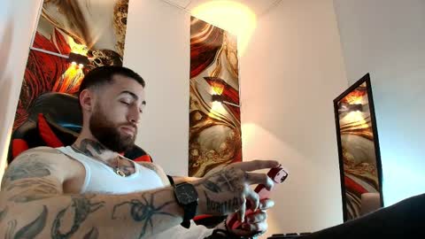 LUKE online show from 04-10-26, 01:05