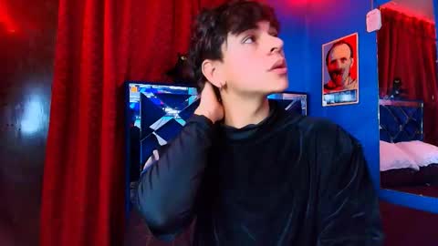 Snapshot of luke_howland chatting on 06-01-26, 11:17 Luke online show from 06-01-26, 11:17