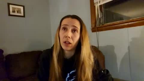 Snapshot of lukeandali23 chatting on 02-27-25, 01:05 Lukeandali420 online show from 02-27-25, 01:05