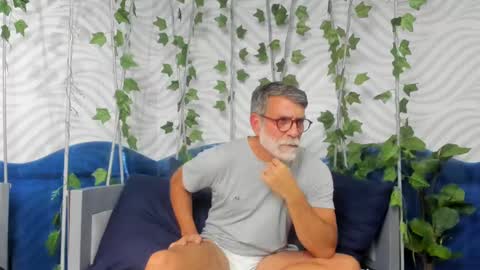 Luke Crews online show from 02-10-25, 07:17