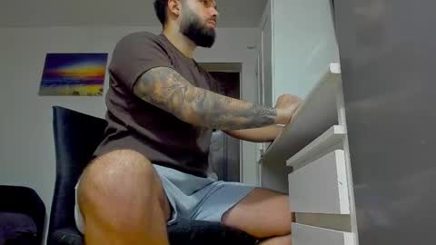 Snapshot of lukedenver chatting on 11-28-25, 01:47 Luke online show from 11-28-25, 01:47