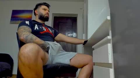 Snapshot of lukedenver chatting on 12-18-25, 02:56 Luke online show from 12-18-25, 02:56