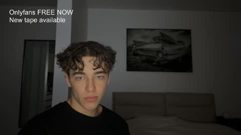 Snapshot of lukedesirable chatting on 12-03-25, 09:24 lukedesirable online show from 12-03-25, 09:24