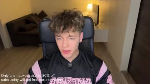 Snapshot of lukedesirable chatting on 03-15-26, 06:36 lukedesirable online show from 03-15-26, 06:36