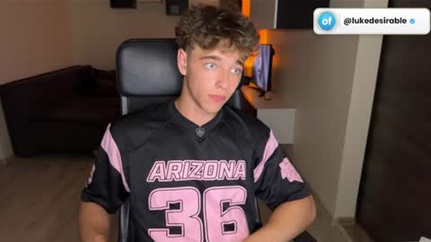 lukedesirable online show from 08-04-26, 07:38