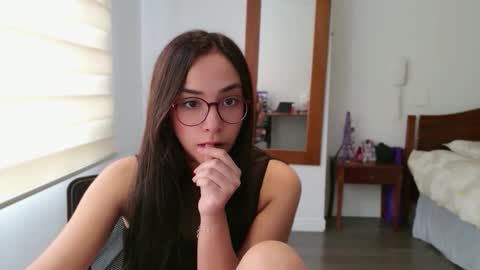 Luli online show from 05-11-26, 04:04