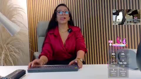 Snapshot of lulu_072 chatting on 06-18-26, 12:11 lulu online show from 06-18-26, 12:11
