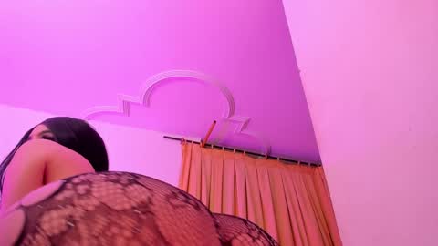 Snapshot of lulu_exotic chatting on 12-19-24, 01:07 BRENDA TATIANA online show from 12-19-24, 01:07