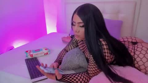 Snapshot of lulu_exotic chatting on 01-27-25, 12:48 BRENDA TATIANA online show from 01-27-25, 12:48