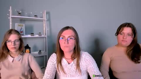 lulu_fly_ online show from 10-14-25, 02:51