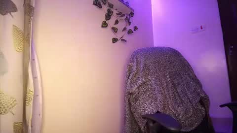 lulu_sparks1 online show from 09-17-25, 07:10