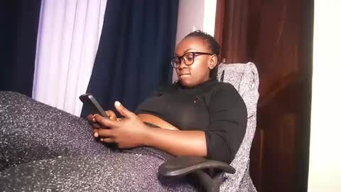 lulu_sparks1 online show from 05-02-26, 05:23