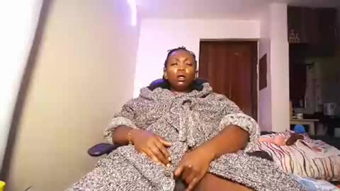 lulu_sparks1 online show from 06-06-26, 06:07