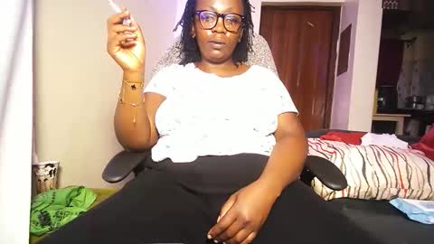 lulu_sparks1 online show from 06-10-26, 06:12