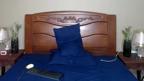 lulu_wild online show from 10-11-25, 01:49