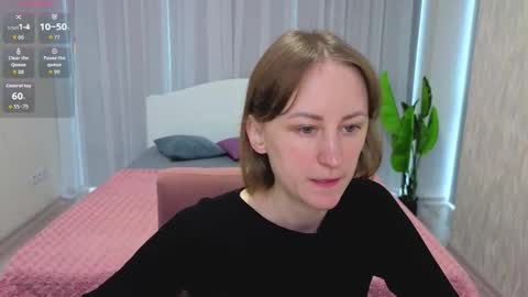 Snapshot of luluchiiii chatting on 10-07-25, 10:34 Lily online show from 10-07-25, 10:34