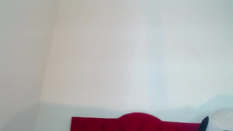 Snapshot of luluu_08 chatting on 02-28-25, 09:33 LULU online show from 02-28-25, 09:33