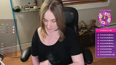 Snapshot of luluv chatting on 03-03-25, 11:56 Lulu online show from 03-03-25, 11:56