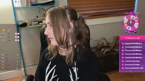 Snapshot of luluv chatting on 03-05-25, 12:27 Lulu online show from 03-05-25, 12:27