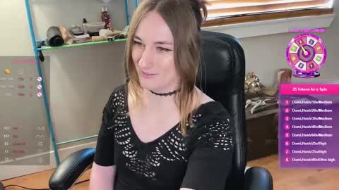 Snapshot of luluv chatting on 03-08-25, 10:56 Lulu online show from 03-08-25, 10:56