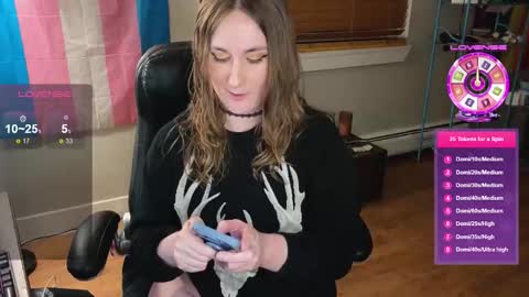 Snapshot of luluv chatting on 10-12-25, 03:27 Lulu online show from 10-12-25, 03:27