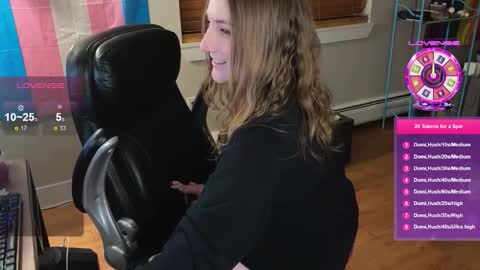 Snapshot of luluv chatting on 11-25-25, 06:35 Lulu online show from 11-25-25, 06:35