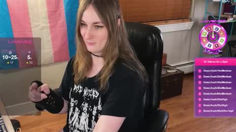 Snapshot of luluv chatting on 02-21-26, 04:57 Lulu online show from 02-21-26, 04:57