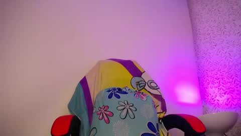 Luly online show from 04-28-26, 03:11