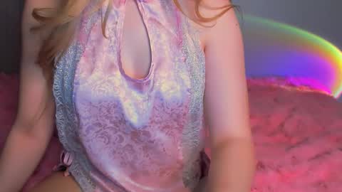 Snapshot of luna1vibe chatting on 12-20-25, 05:58 luna1vibe online show from 12-20-25, 05:58