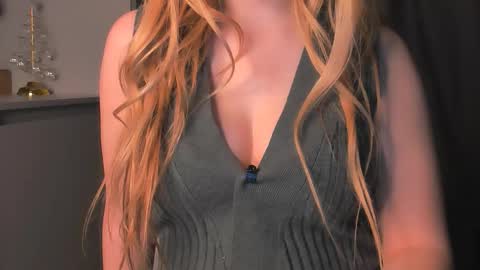 Snapshot of luna1vibe chatting on 01-16-26, 05:55 luna1vibe online show from 01-16-26, 05:55