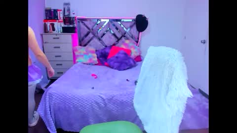 Snapshot of luna_analya chatting on 10-10-25, 04:06 luna_analya online show from 10-10-25, 04:06