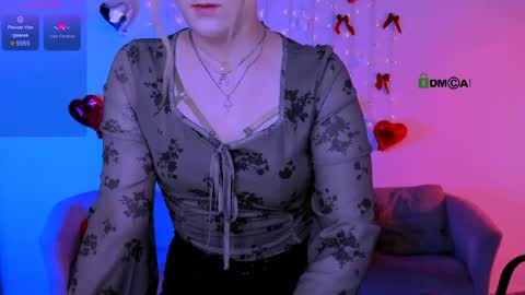 luna_berryy online show from 04-15-26, 07:58